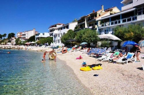 Hostal Apartments Zanic On The Beach