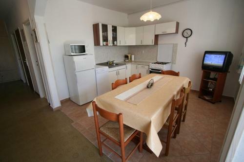 Three-bedroom Apartment Silo Near Sea