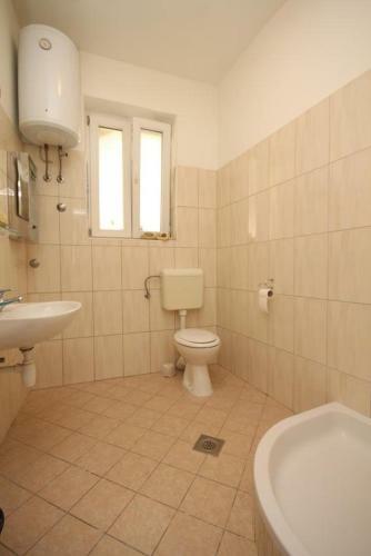 Apartments With Wifi Omis - 6772