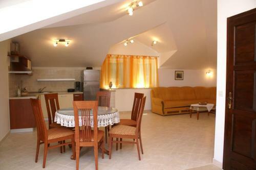 Apartments By The Sea Supetar (brac) - 4274