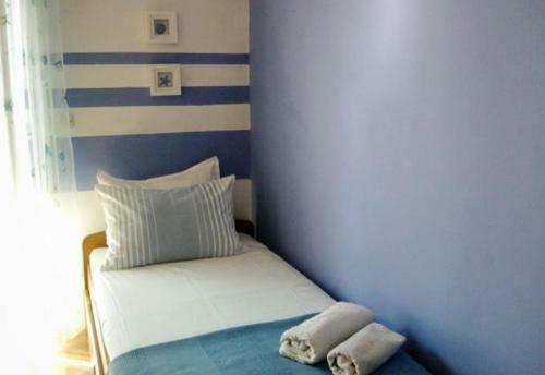 Apartments And Rooms With Parking Space Jelsa (Hvar) - 4640