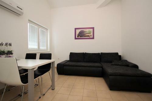 Apartments Ferjan?i?
