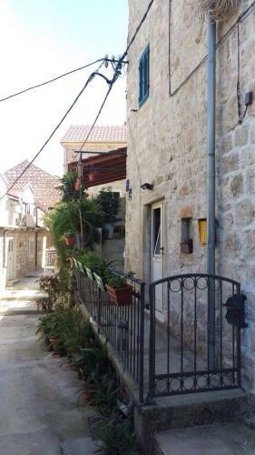 Ana Tudor Apartments