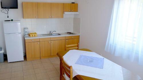 Apartments Maestral