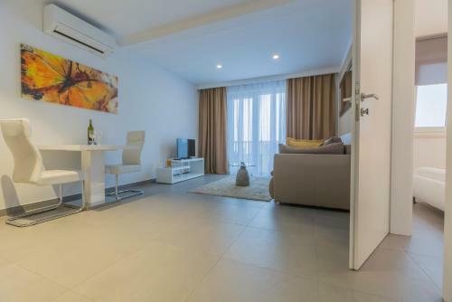Lux Apartments