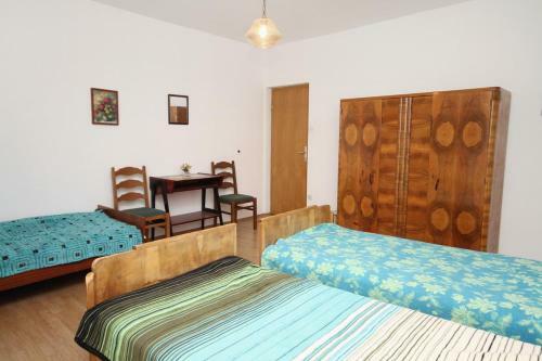 Apartments With A Parking Space Supetar (brac) - 6026