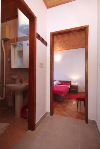 Apartments By The Sea Jelsa (Hvar) - 8783