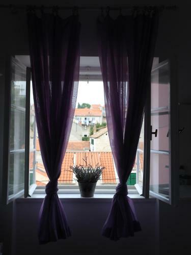 Apartment Liatris