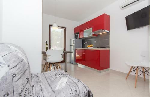 Alison Apartments