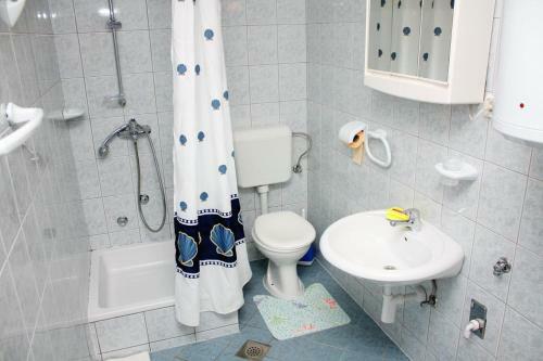Apartments With A Parking Space Kampor (rab) - 5029