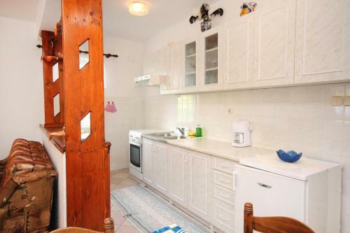 Apartments With A Parking Space Kampor (rab) - 5029