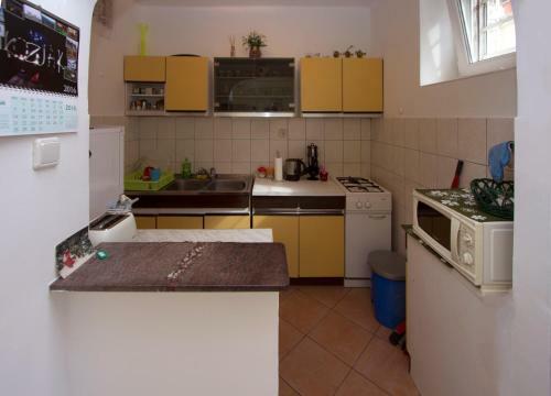 Hostal Rooms Zuvan