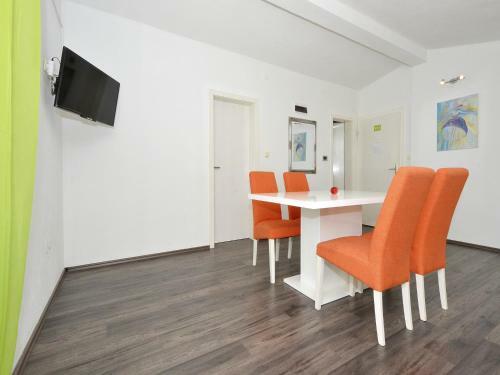 Apartments Leona