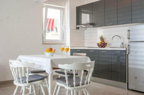 Apartment Tucepi 2677b