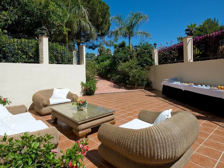 Hotel Bluebay Ban�s