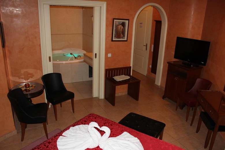Exis Hotel