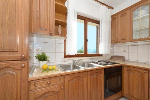 Hostal Apartment Arbanija 5228e