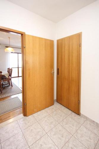 Hostal Apartment Arbanija 5228e
