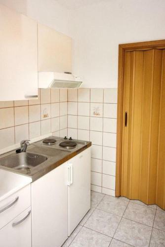Hostal Apartment Arbanija 5228e