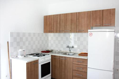 Apartments With A Parking Space Rogoznica - 4865