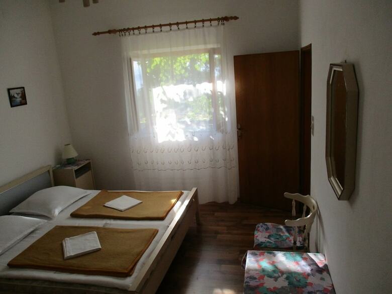 Apartments Zlatko