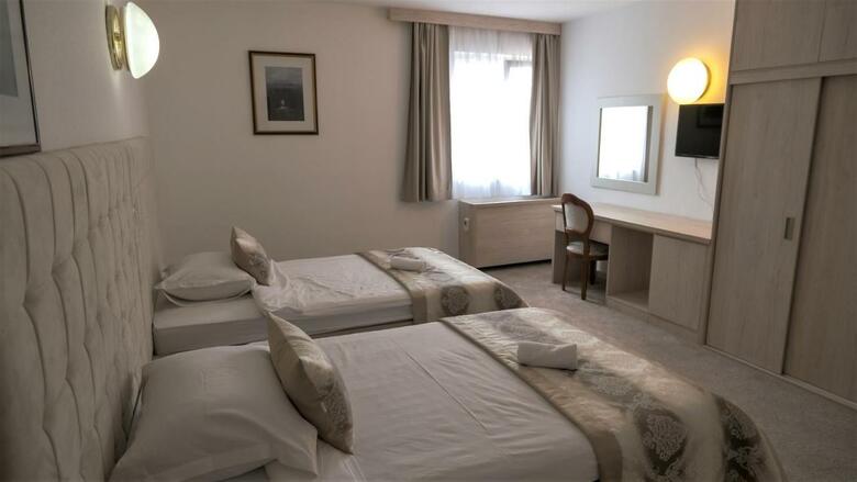 Hotel Consul