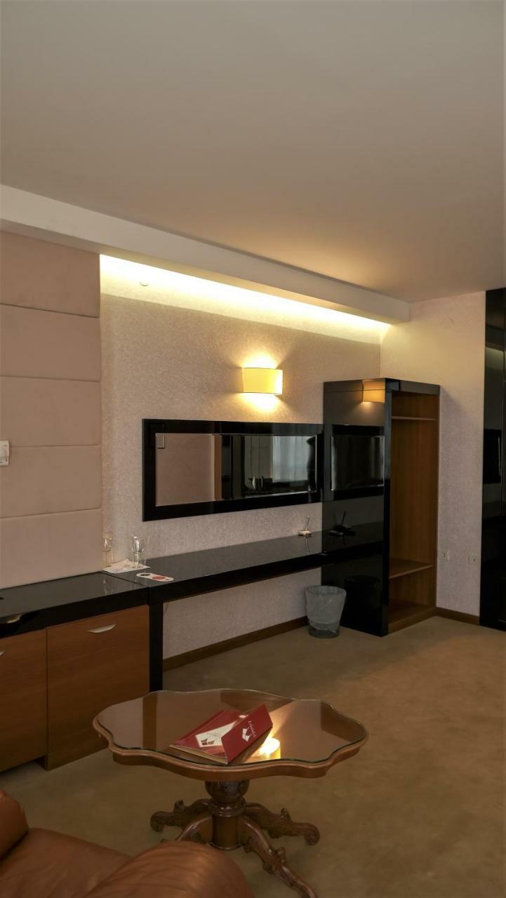 Hotel Consul