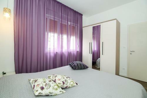 Anna Apartments