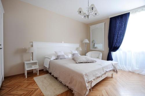 Hostal Tinel Rooms Old City Center