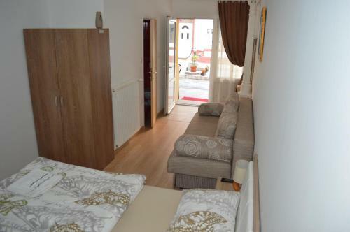 Hostal Rooms Ara?i?