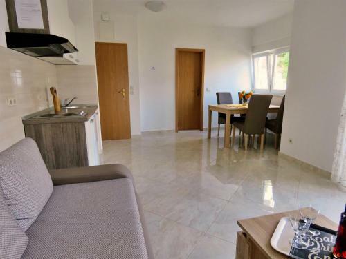 Apartments Zvone