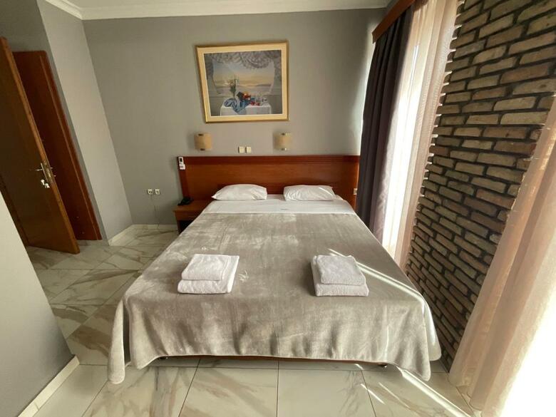 Hotel Acropole Piraeus