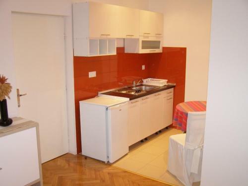 Hostal Apartments Perina