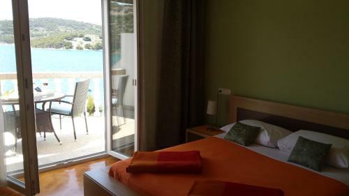 Hostal Apartments Perina