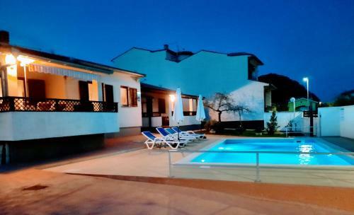 Apartments Rudez - Pool - Jacuzzi