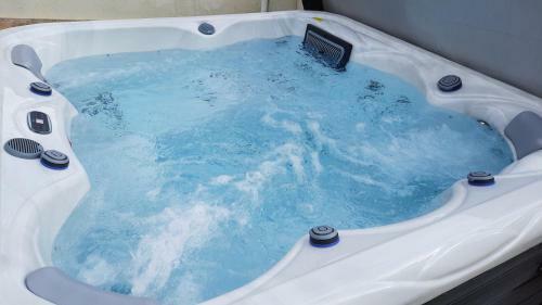 Apartments Rudez - Pool - Jacuzzi