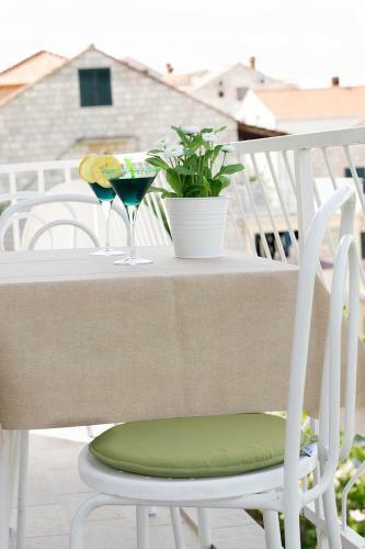 Apartments Miljanic