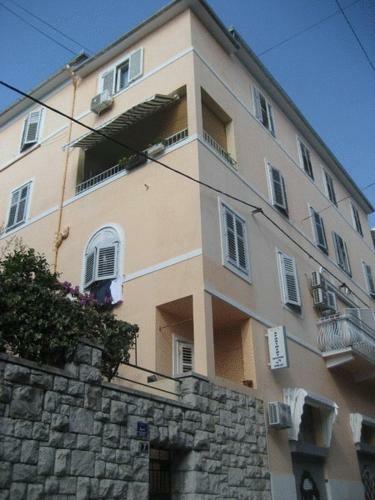 Hostal Guesthouse Vrlic