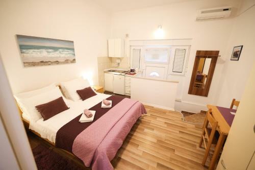 Hostal Apartment And Rooms Cvita