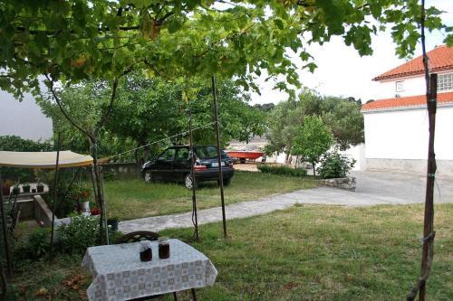 Hostal Apartments With A Parking Space Palit (rab) - 5052