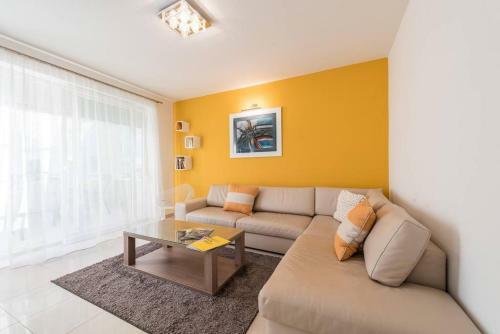 Apartments Villa Maelise