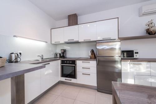 Apartments Villa Maelise
