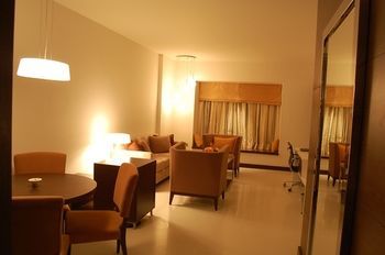 The Pride Hotel (dlx)