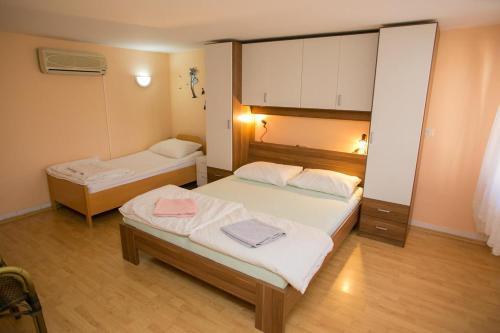 Apartments With A Parking Space Novalja (pag) - 4097