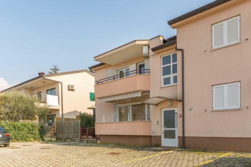 Apartment Roman