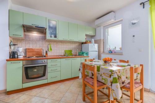 Apartment Roman