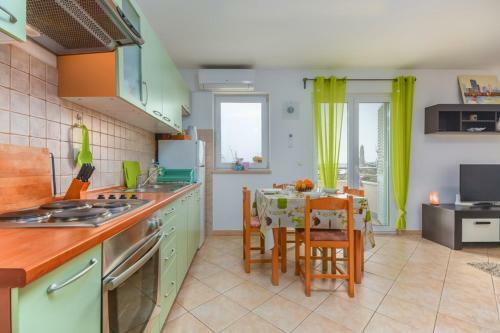 Apartment Roman