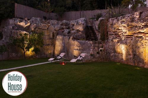 Apartamentos Holiday Home Old Roman Wall