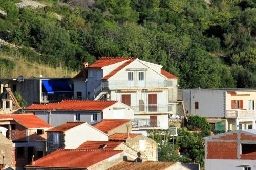 Apartments By The Sea Vis - 2428
