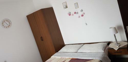 Hostal Rooms & Apartments Semi?